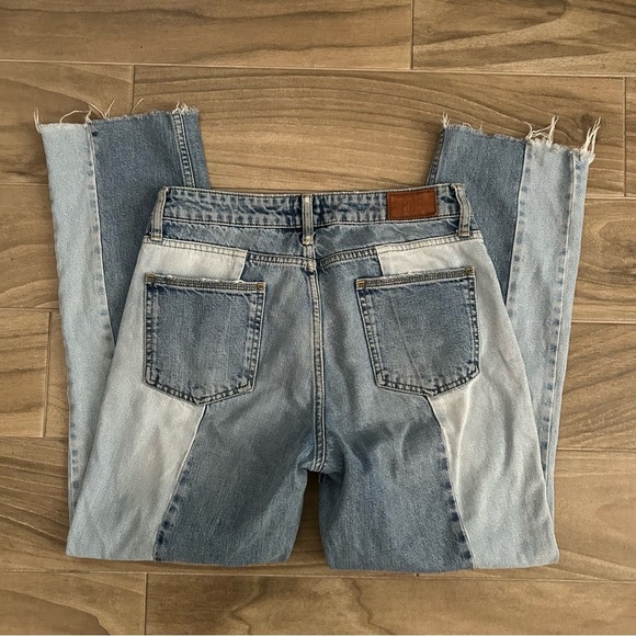 BDG Jessye Two Tone Straight Leg Denim Jeans | Size 28 - Picture 7 of 7